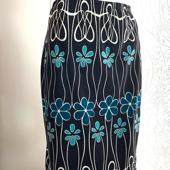 MIXIT STRETCH Women Medium Knee Length Skirt - Picture 2 of 5